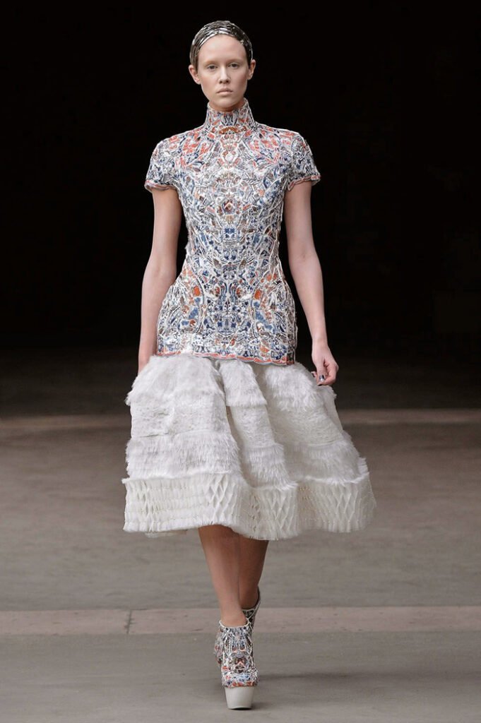 li-xiaofeng-et-les-v-tements-en-porcelaine-collectif-textile