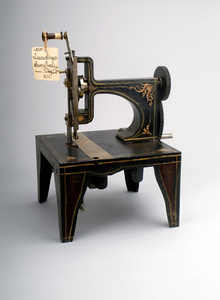 Machine à coudre Isaac Merritt Singer
modèle n8294 - 1851
Photo National Museum of American History