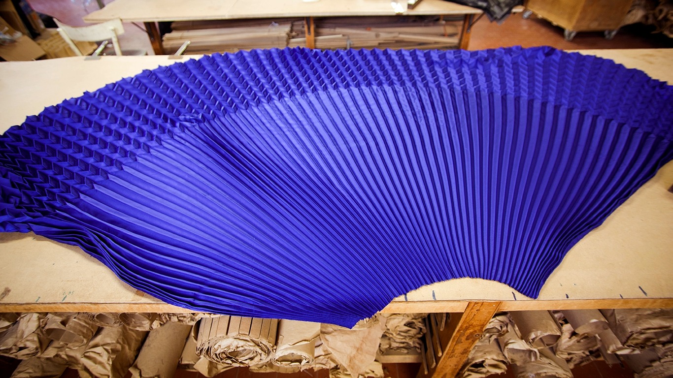 Métier à plisser et tissu