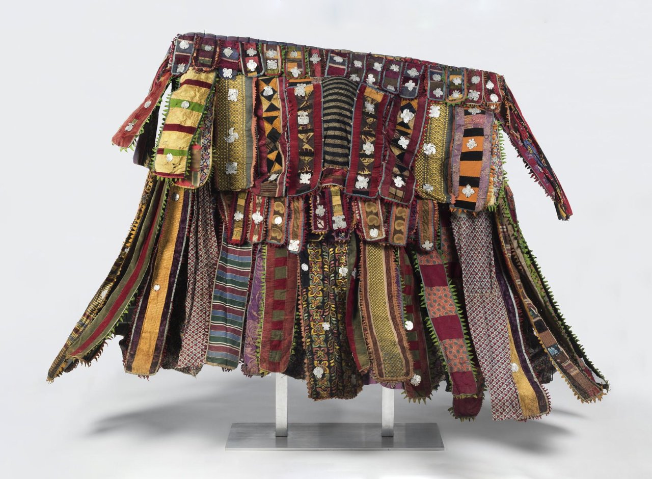 Yorùbá. Paka Egúngún (Costume de danse), datation 1920–1948. 
